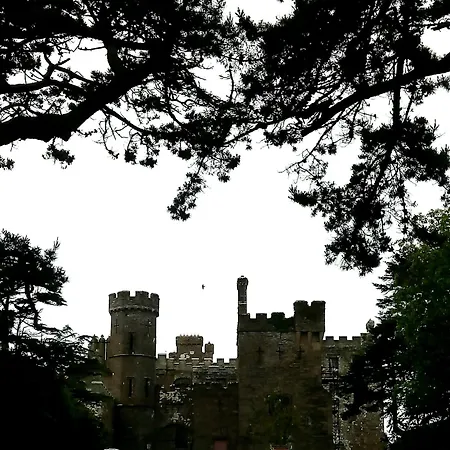 Melrose كلوناكِلتي